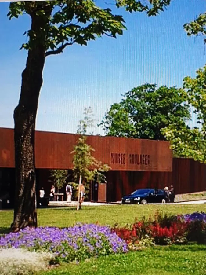Rodez Aveyron appart. T4 neuf 2 places parking France